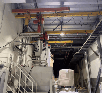 電動チェーンブロックの取り付け